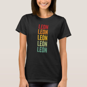 Camiseta Leon County Texas Rainbow Text