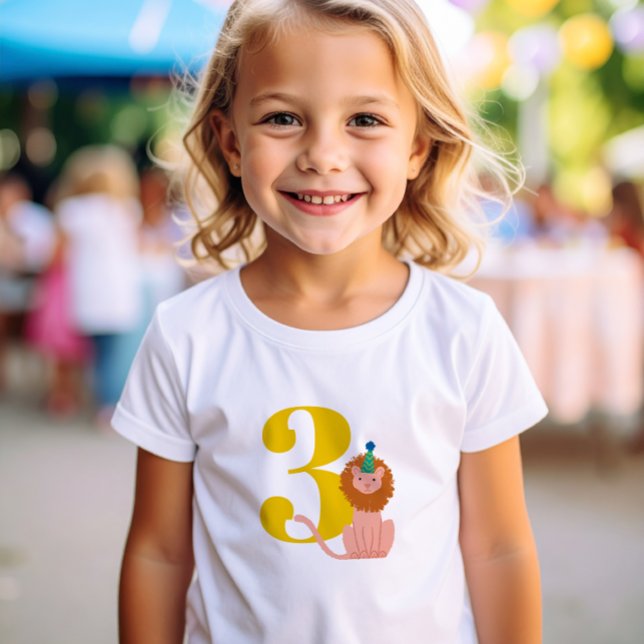 Camiseta León de la fiesta de cumpleaños del año grande (Party Animals 3rd Birthday t-shirt with elephant wearing a party hat and holding colorful balloons)