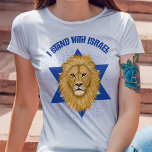 Camiseta León elegante de Judá y Estrella I de Israel<br><div class="desc">¡Esta bonita y elegante camisa muestra su apoyo a Israel! Un León de Judá pintado digitalmente es el punto central, sobre el fondo de la Estrella de David. La tipografía moderna dice: "Estoy con Israel" en azul. Un fondo azul texturado le da un aspecto granulado. *Obra de arte creada exclusivamente...</div>