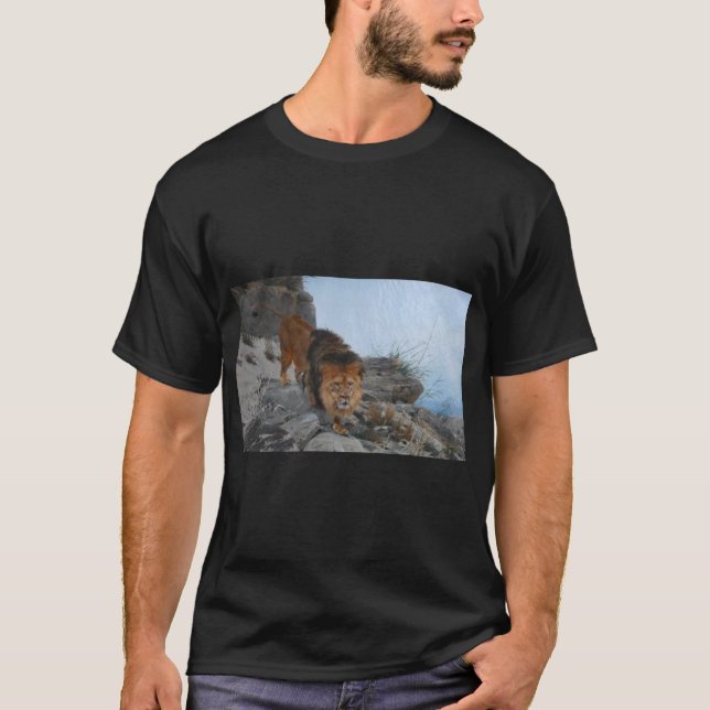 Camiseta León en las montañas (por Richard Friese) (Anverso)