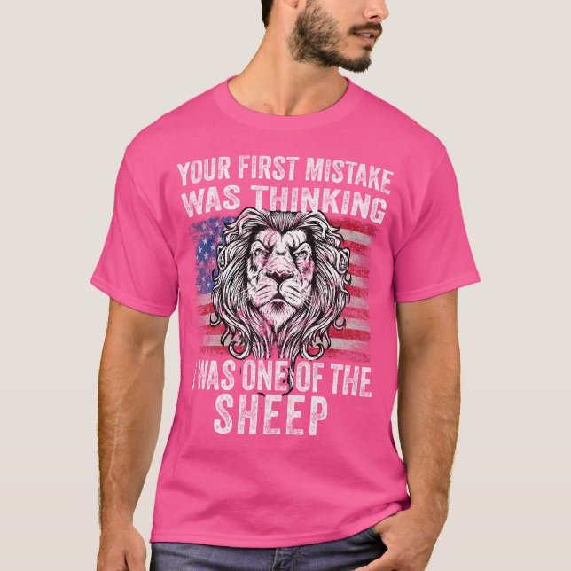 Camiseta León Tu Primer Error Fue Pensar Que Yo Era Uno De (Anverso)