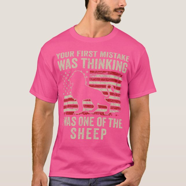 Camiseta León Tu Primer Error Fue Pensar Que Yo Era Uno De (Anverso)