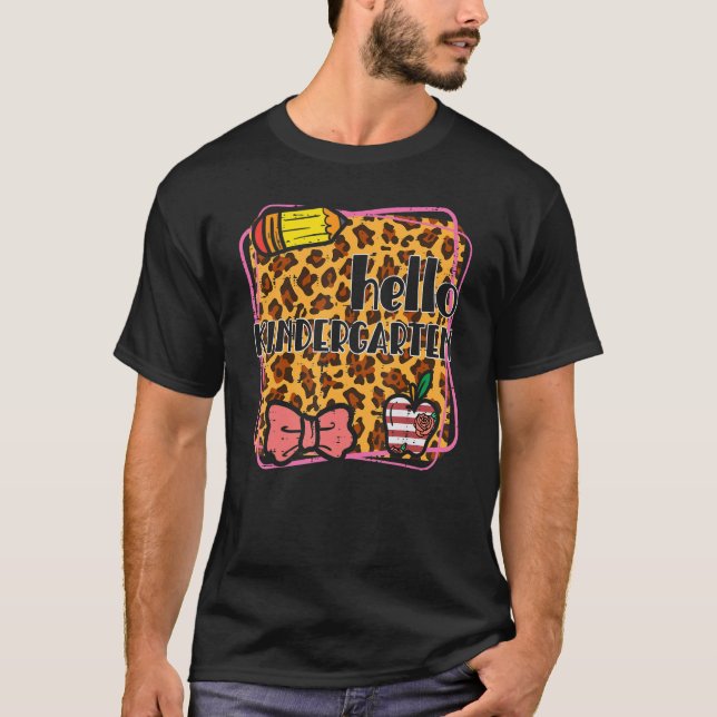Camiseta Leopard Apple Hello Kindergarten Primer Día De Tea (Anverso)