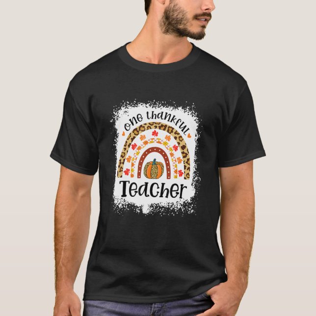 Camiseta Leopard Pumpkin Fall Rainbow One Thankful Teacher (Anverso)