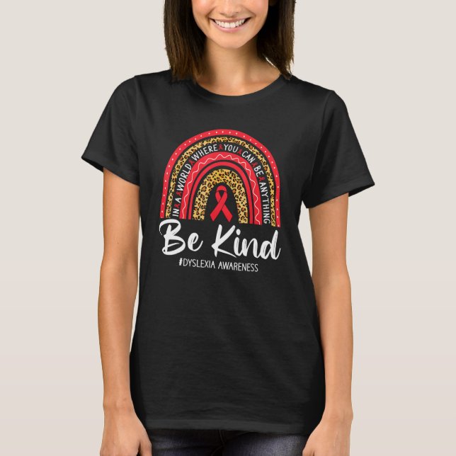 Camiseta Leopard Rainbow Be Kind Red Ribbon Dyslexia Awaren (Anverso)
