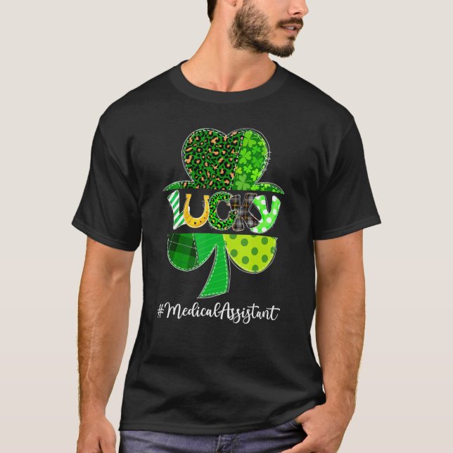 Camiseta Leopard Shamrock Lucky Medical Assistant St Patric (Anverso)