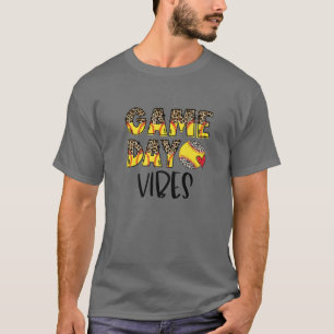 Camiseta Leopard Softball Game Day Vibes Tee Softball Mom