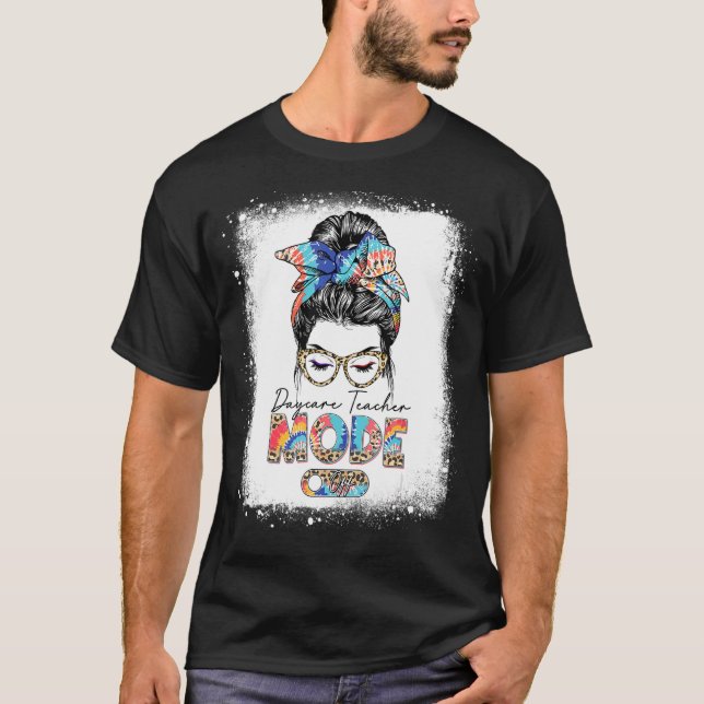 Camiseta Leopard Tie Dye Messy Bun Daycare Mode Off (Anverso)