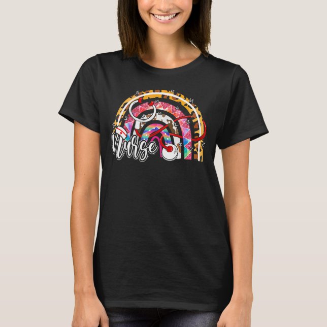 Camiseta Leopardo Rainbow Boho enfermera Stethoscope Hea Mé (Anverso)