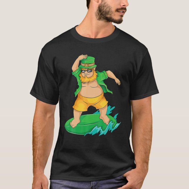 Camiseta Leprechaun Surfer In Hawaii St Patrick's Day (Anverso)