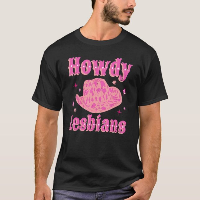 Camiseta Lesbian Cowgirl Hat Pink Howdy Lesbian Western LGB (Anverso)