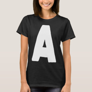 Camiseta Letra A grande y negrita blanco