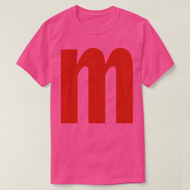 Camiseta Letra m en texto rojo tipografía mínima (Diseño del anverso)