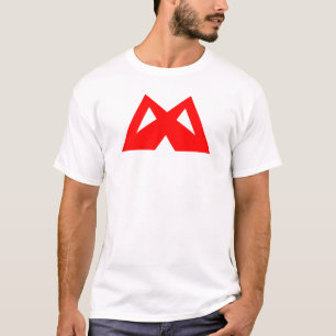 Camiseta Letra M Geométrica Estilosa y Negrita Roja