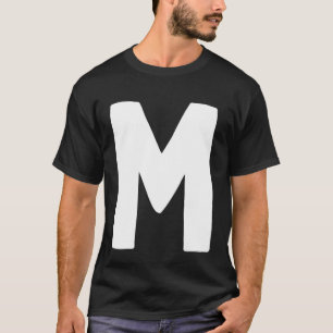 Camiseta Letra M grande y negrita blanco