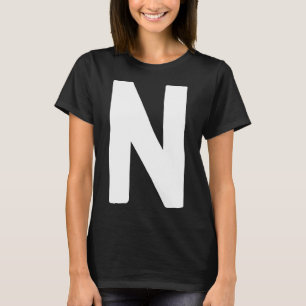 Camiseta Letra N grande y negrita blanco