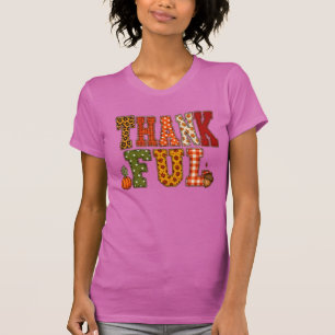 Camiseta Letras Estampadas de Acción de Gracias con Diseño