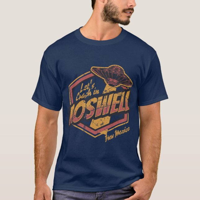 Camiseta Lets Crash in Roswell friends (Anverso)