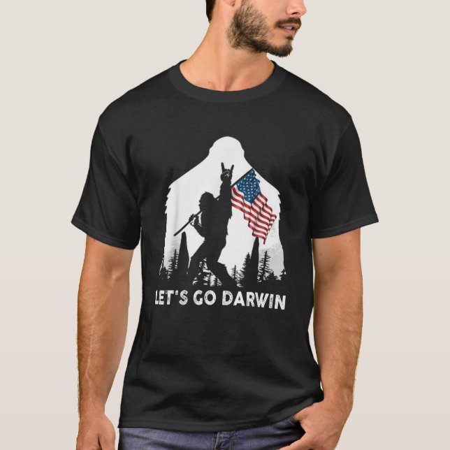 Camiseta Let's Go Darwin Camping Bigfoot Rock And Roll US F (Anverso)