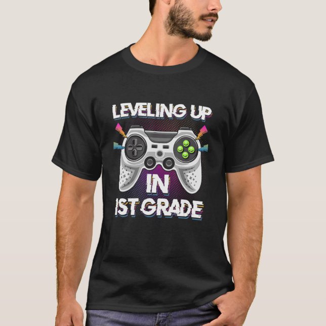 Camiseta Levantar En Primer Grado Los Tees De Videojuegos (Anverso)