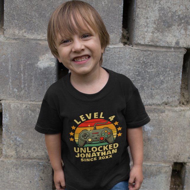 Camiseta Level 4 Unlocked Gamer Boy Birthday 4 (Subido por el creador)