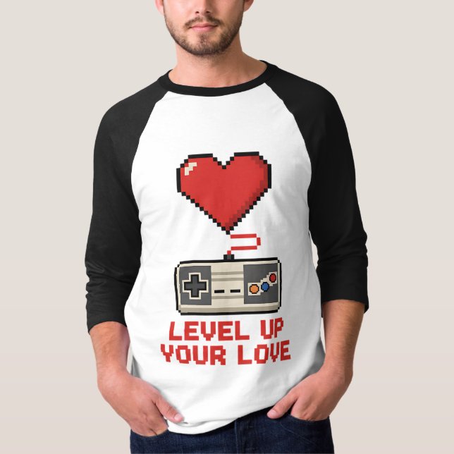 Camiseta Level Up Your Love, Retro Pixel Gaming Design (Anverso)