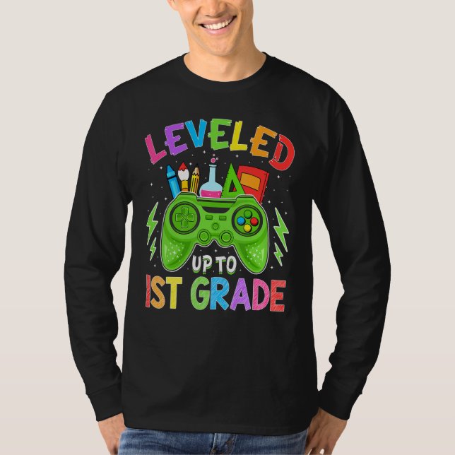 Camiseta Leveled Up To 1st Grade Gamer Back To School Stude (Anverso)