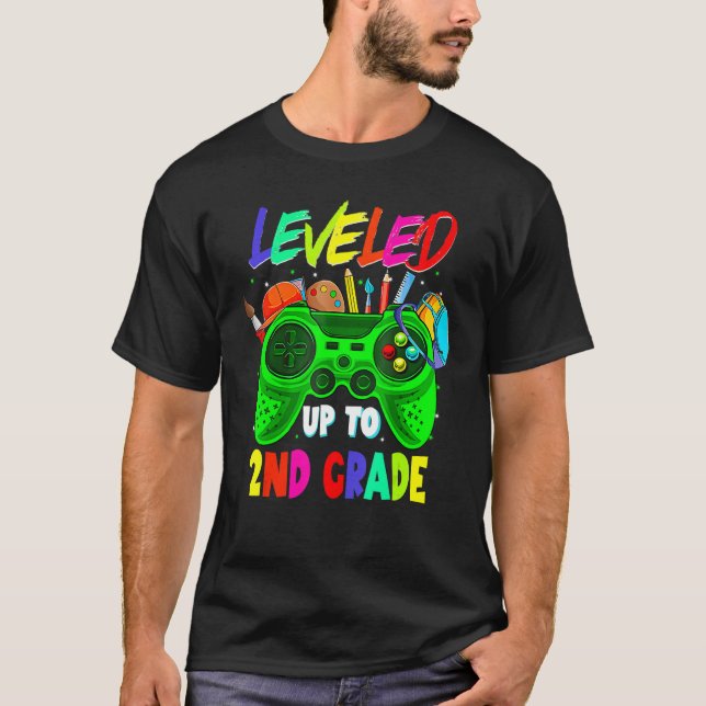 Camiseta Leveled Up To 2nd Grade Gamer Back To School Secon (Anverso)