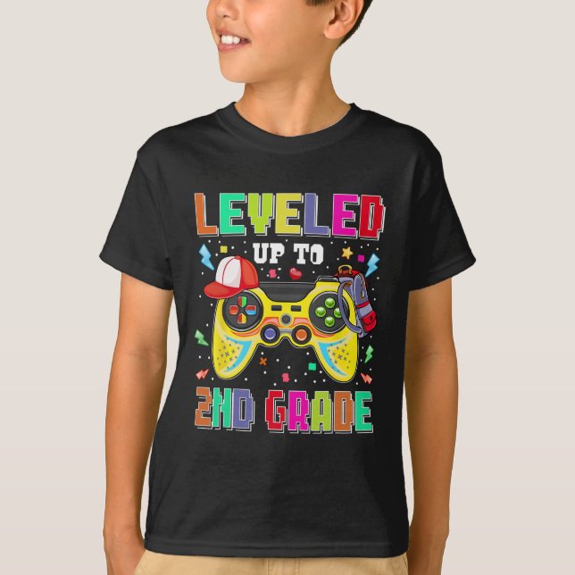 Camiseta Leveled Up To 2nd Grade Gamer First Day Boys Ck To (Anverso)