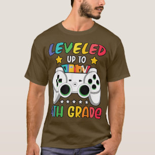 Camiseta Leveled Up to 4th Fourth Grade Back to School Teac