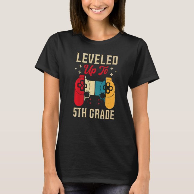 Camiseta Leveled Up To 5th Grade Gamer Back To School First (Anverso)