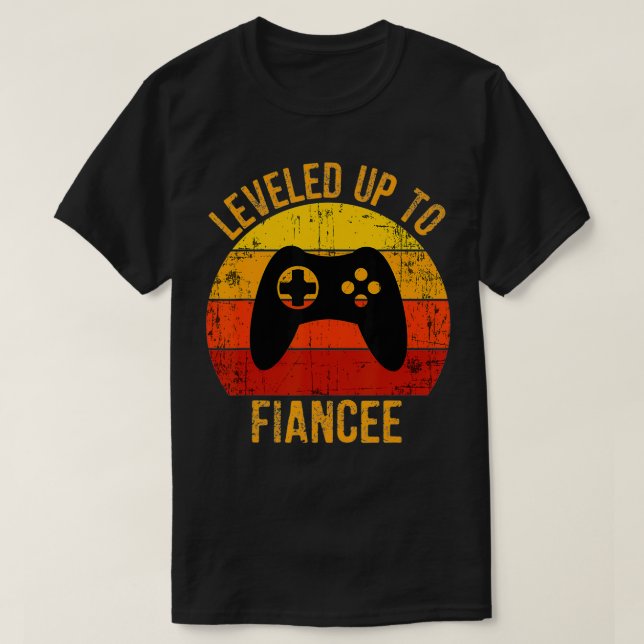 Camiseta Leveled Up to Fiancee Funny Gaming for Video Gamer (Diseño del anverso)