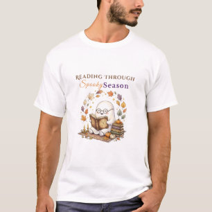 Camiseta Leyendo a través de la temporada espeluznante   Le