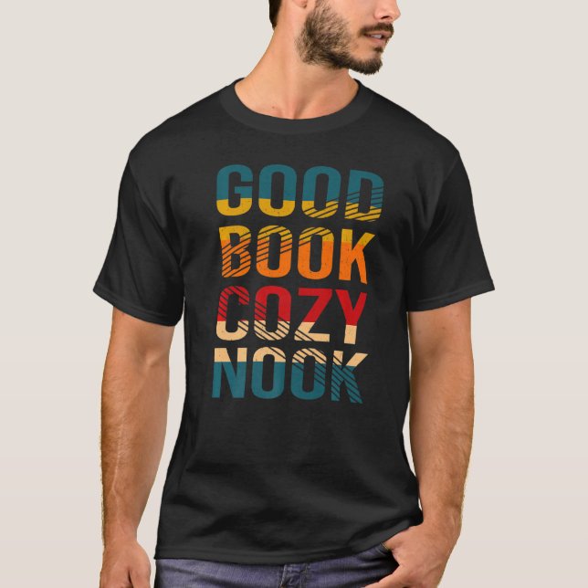 Camiseta Leyendo aventuras, buen libro, cómodos lectores de (Anverso)