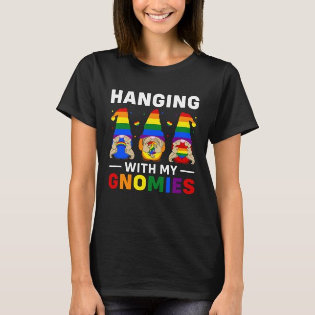 Camiseta LGBT Pride LGBTQ Rainbow Gnomies  Hanging with my  (Anverso)