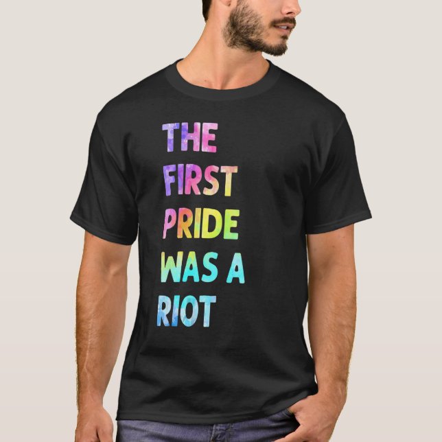 Camiseta Lgbtq+ El Primer Orgullo Fue Un Bisexual Del Arcoi (Anverso)