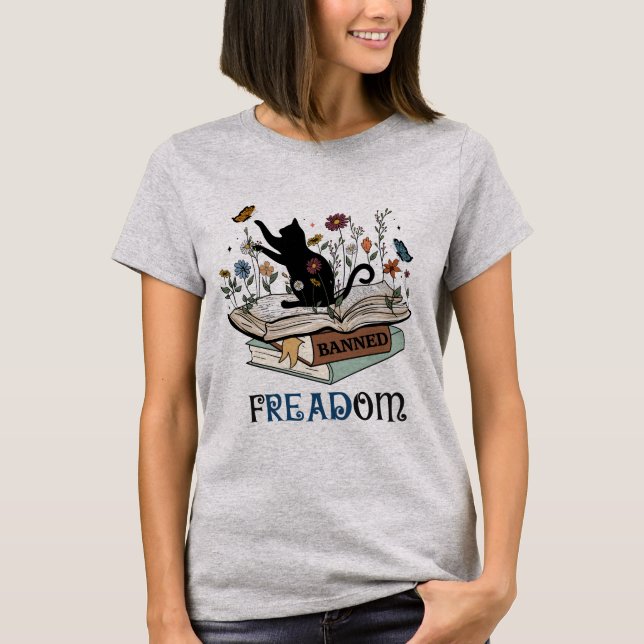 Camiseta LIBERTAD - Gatos y libros - Leo libros prohibidos (Anverso)