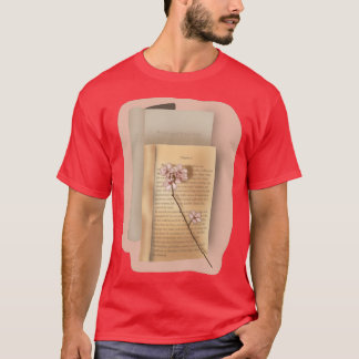 Camiseta Libro con flor creciendo
