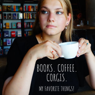 Camiseta Libros Café Corgis. ¡Mis Cosas Favoritas!