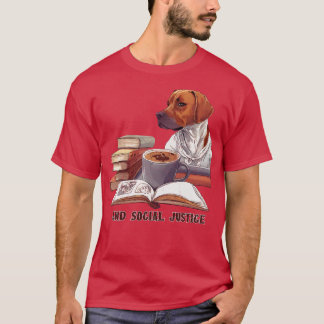 Camiseta Libros y café y perros y justicia social7