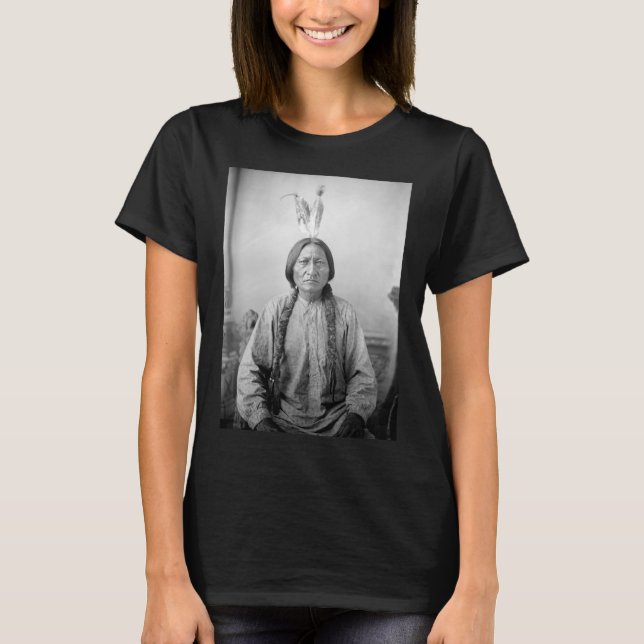 Camiseta Líder lakota sacudiendo a indígenas norteamericano (Anverso)