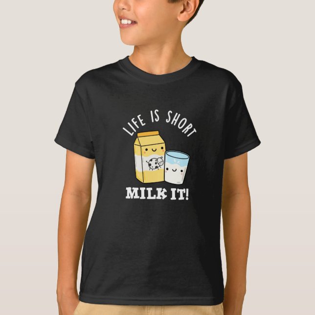 Camiseta LIfe Es Leche Corta Es Graciosa Bebida Pun Dark BG (Anverso)
