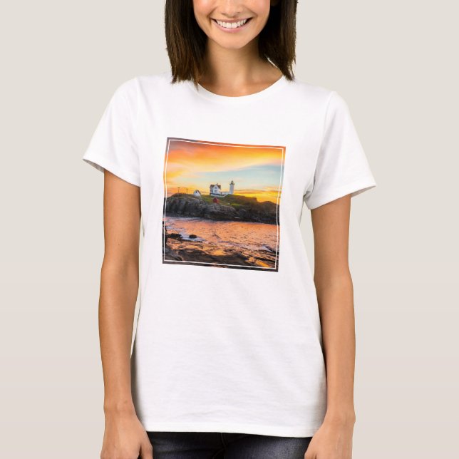 Camiseta Lighthouses | Nubble Lighthouse Maine (Anverso)