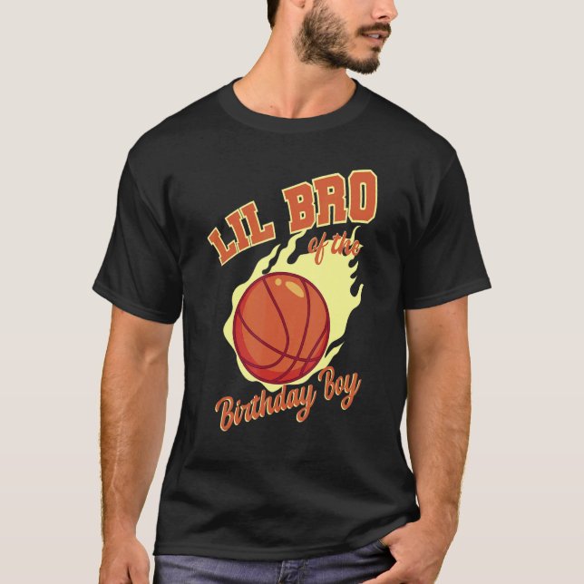 Camiseta Lil Bro Del Cumpleaños De La Familia De Baloncesto (Anverso)