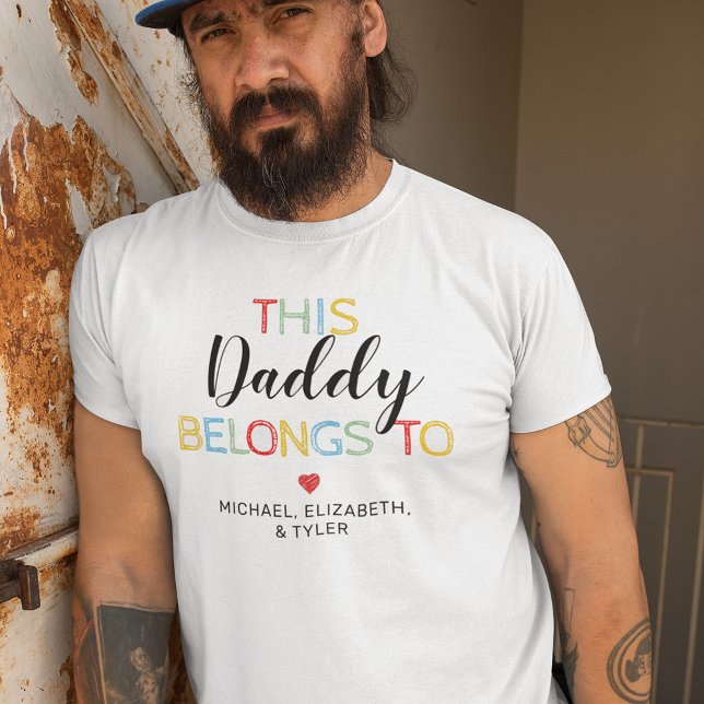 Camiseta Lindo Este Papá Pertenece A (Subido por el creador)