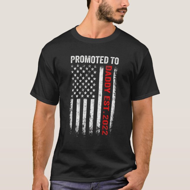 Camiseta Línea Roja De Los Hombres Promovida A Papi 2022 Bo (Anverso)