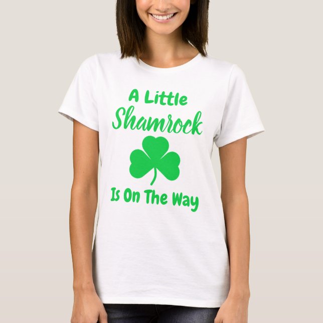 Camiseta Little Shamrock St Patrick's Day Pregnancy (Anverso)