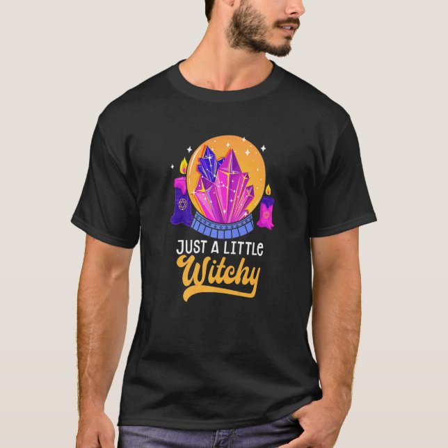 Camiseta Little Witchy Crystal Divination Ball Tarot Cards  (Anverso)
