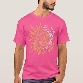 Camiseta Live By The Sun Love By the Moon Hippie Life Gifts