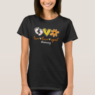 Camiseta Live Love Spoiled Nonny Footprints Heart Flower Mo